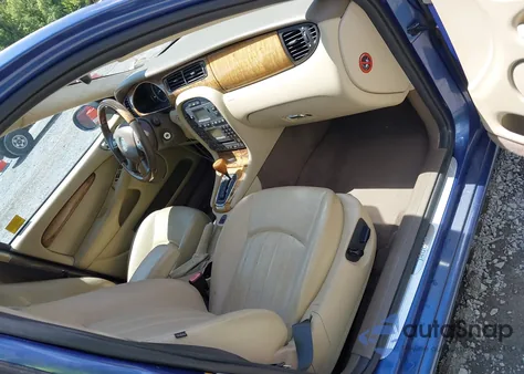 2004 Jaguar X-Type 3.0 from USA, damaged, VIN SAJEA51C74WE01156